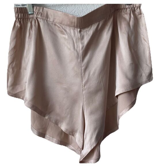 Lunya Washable 100% Mulberry Silk Pajama Shorts Tan Blush Beige, Large NWOT - Picture 3 of 6
